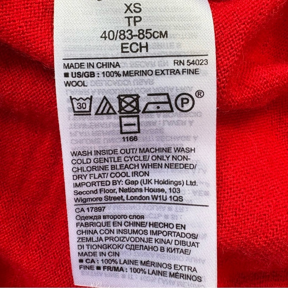 BANANA REPUBLIC 100% Extra Fine Merino Wool V-Neck Sweater Red XS - Picture 4 of 7